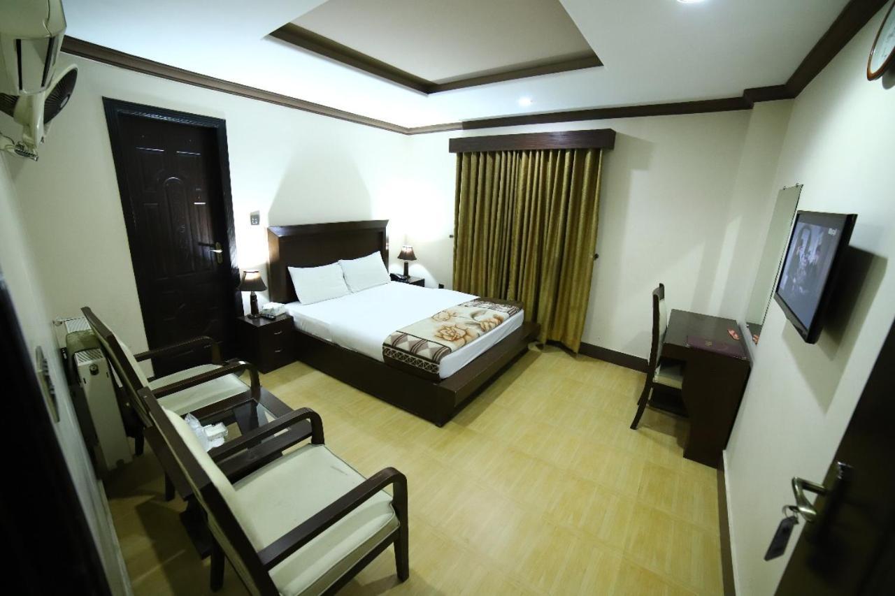 Midtown Hotel Rawalpindi Exteriör bild