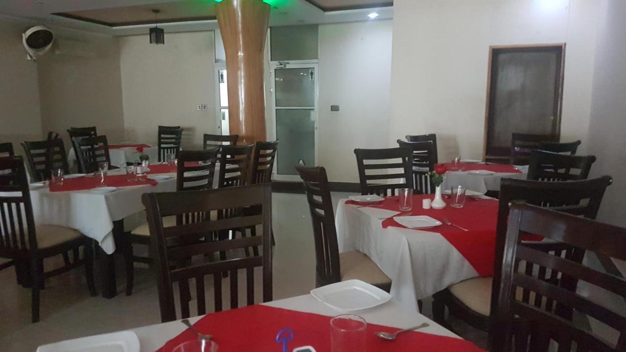 Midtown Hotel Rawalpindi Exteriör bild