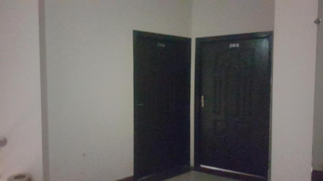 Midtown Hotel Rawalpindi Exteriör bild