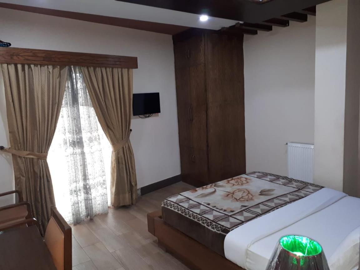 Midtown Hotel Rawalpindi Exteriör bild
