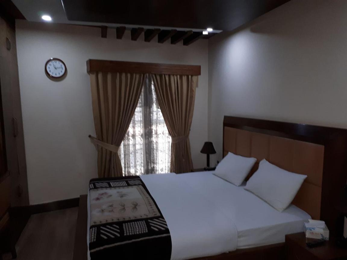 Midtown Hotel Rawalpindi Exteriör bild