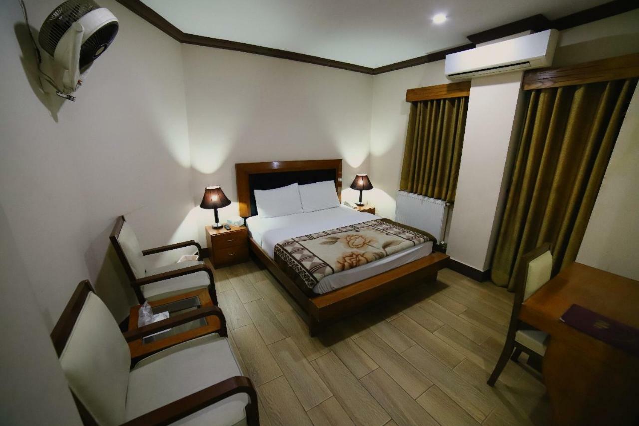 Midtown Hotel Rawalpindi Exteriör bild